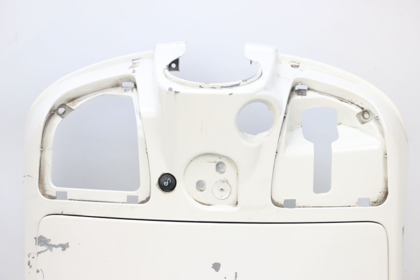 photo de TABLIER INTERIEUR PIAGGIO VESPA GTS SUPER IE 125 (2009 - 2016) - État de surface