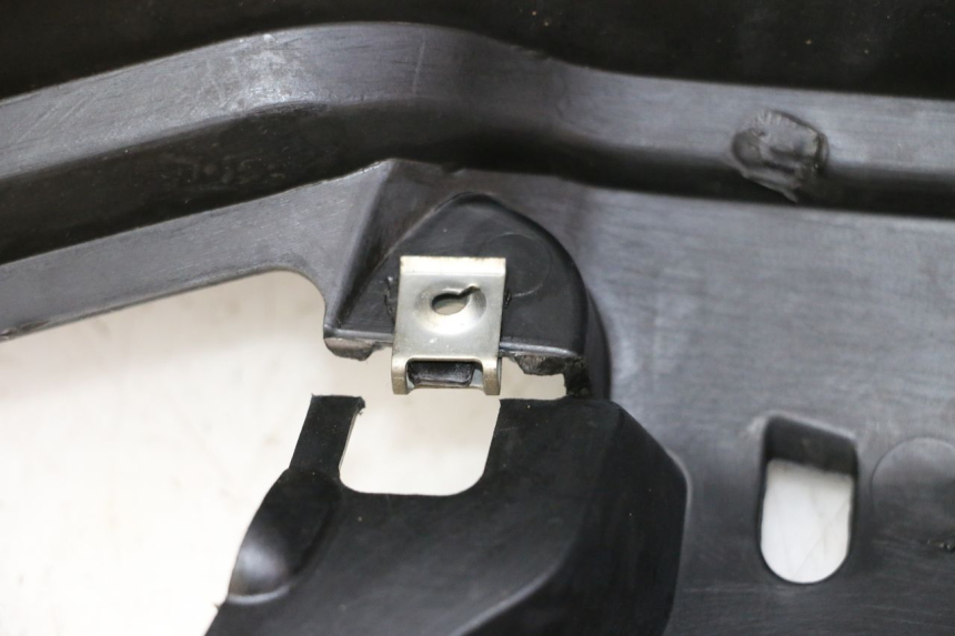 photo de TABLIER INTERIEUR YAMAHA X-MAX XMAX 125 (2010 - 2014)