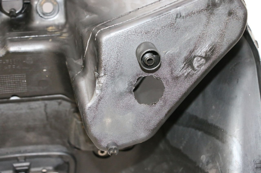 photo de TABLIER INTERIEUR YAMAHA X-MAX XMAX 125 (2010 - 2014)