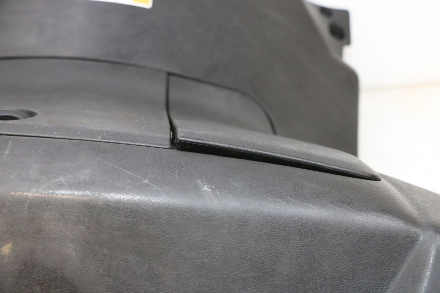 photo de TABLIER INTERIEUR YAMAHA XMAX X-MAX 125 (2006 - 2009) - Points de fixation