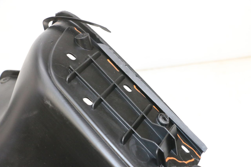 photo de TABLIER INTERIEUR PIAGGIO XEVO - X EVO 125 (2007 - 2016) - Vue rapprochée