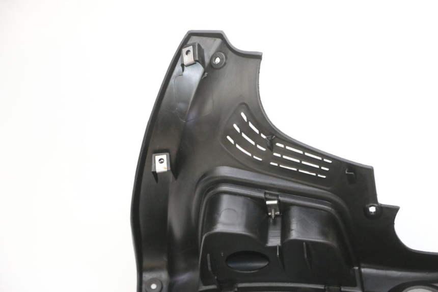 photo de TABLIER INTERIEUR PIAGGIO XEVO - X EVO 125 (2007 - 2016) - Détail de la pièce