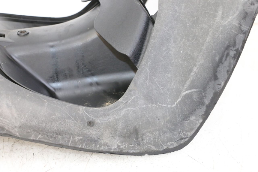 photo de TABLIER INTERIEUR PIAGGIO ZIP 4T 50 (2018 - 2020) - Gros plan technique