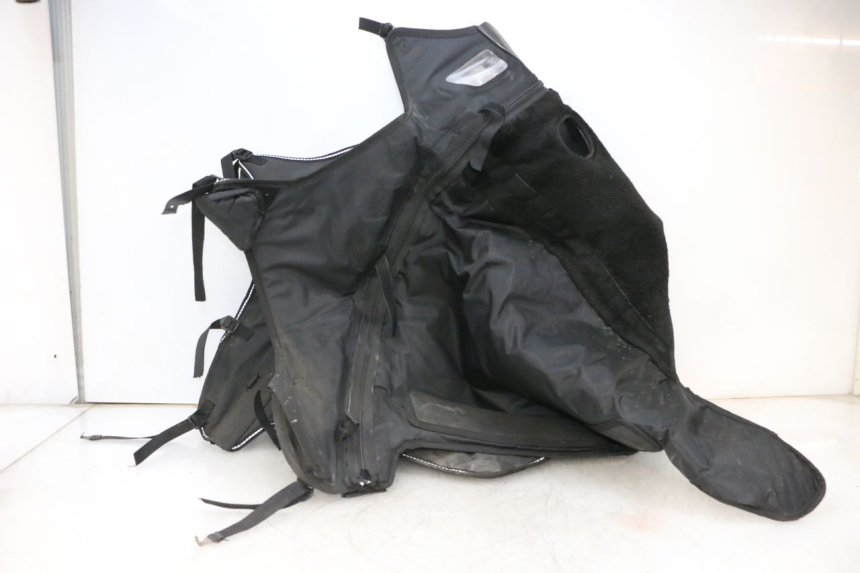 photo de TABLIER PROTECTION PIAGGIO MP3 HPE 300 (2019 - 2026) - Zoom composants