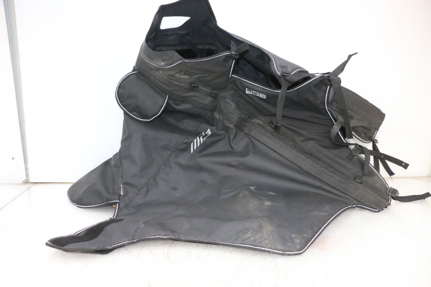 photo de TABLIER PROTECTION PIAGGIO MP3 HPE 300 (2019 - 2026) - Zoom qualité