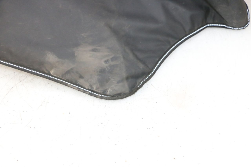 photo de TABLIER PROTECTION PIAGGIO MP3 HPE 300 (2019 - 2026) - Détail de la pièce