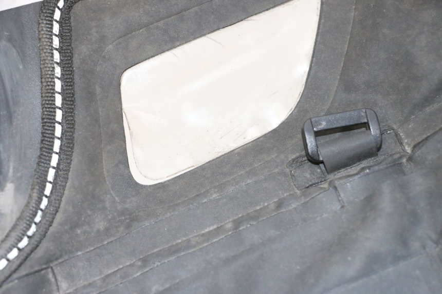 photo de TABLIER PROTECTION PIAGGIO MP3 HPE 300 (2019 - 2026) - Autre angle de vue