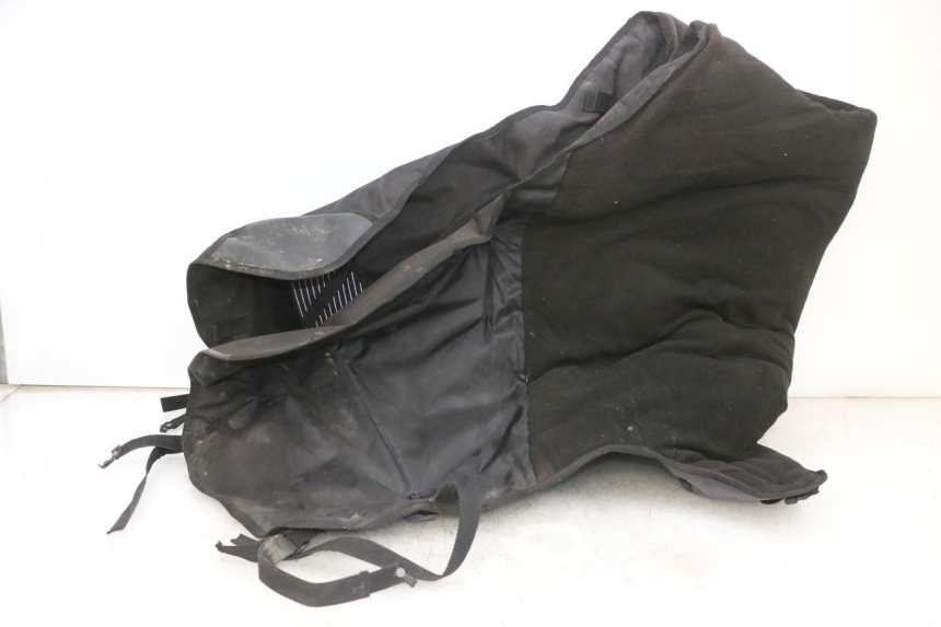 photo de TABLIER PROTECTION PIAGGIO XEVO - X EVO 125 (2007 - 2016) - Vue rapprochée