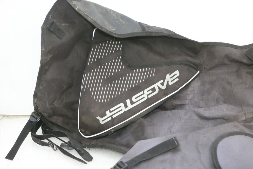 photo de TABLIER PROTECTION PIAGGIO XEVO - X EVO 125 (2007 - 2016) - Angle alternatif