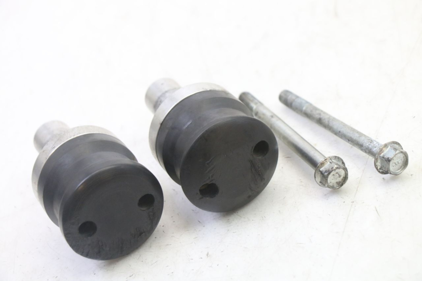 photo de TAMPON MOTEUR SUZUKI SV S 650 (2003 - 2009) - Gros plan technique