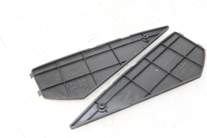 photo de TAPIS MARCHE PIED APRILIA SR MOTARD 50 (2012 - 2018)