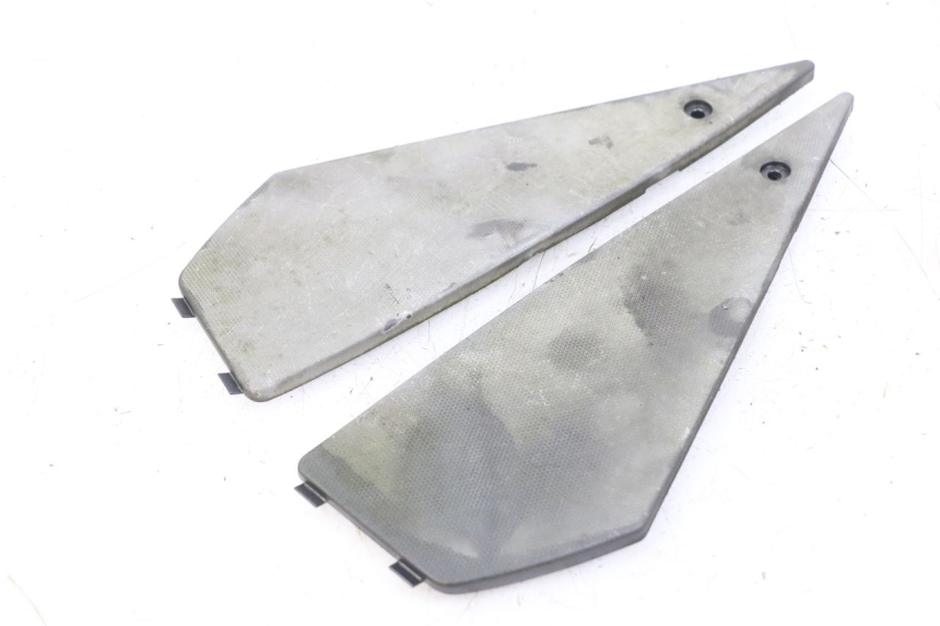 photo de TAPIS MARCHE PIED APRILIA SR MOTARD 50 (2012 - 2018)