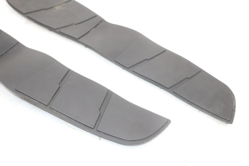 photo de TAPIS MARCHE PIED SUZUKI BURGMAN 125 (2018 - 2021)