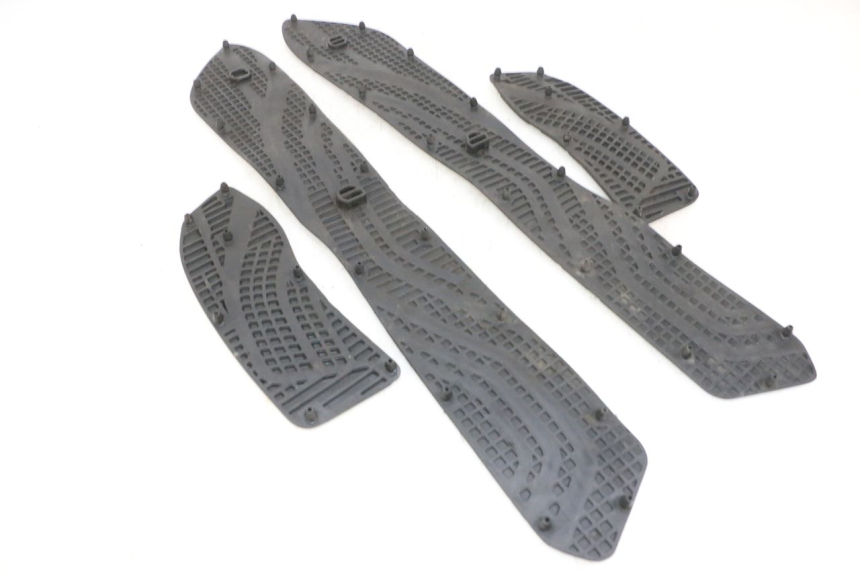 photo de TAPIS MARCHE PIED SUZUKI BURGMAN 650 (2013 - 2020)