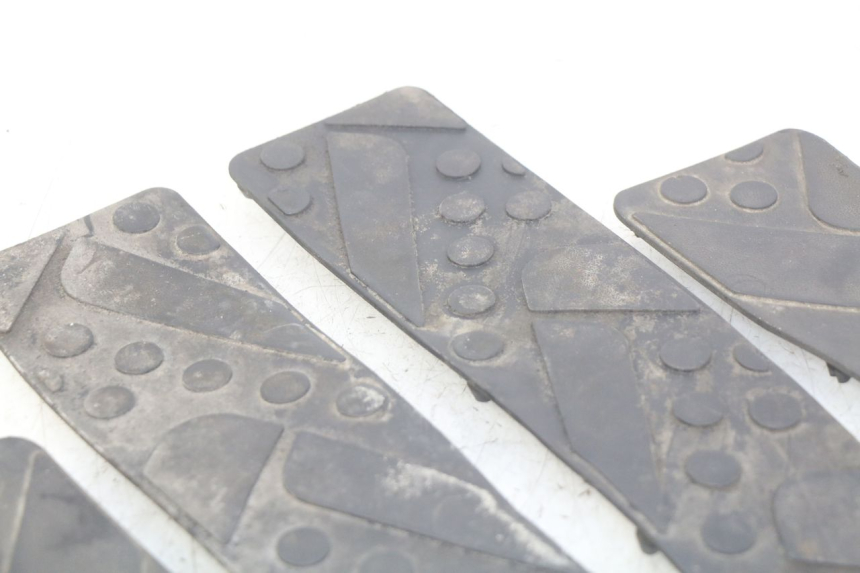 photo de TAPIS MARCHE PIED KYMCO DINK STREET 125 (2009 - 2014)