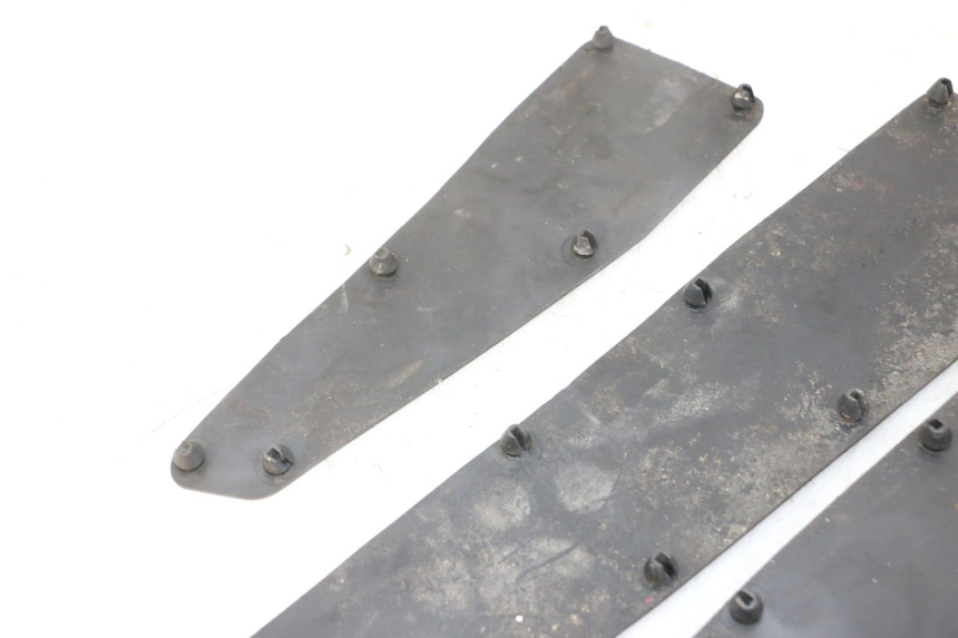 photo de TAPIS MARCHE PIED KYMCO DINK STREET 125 (2009 - 2014)