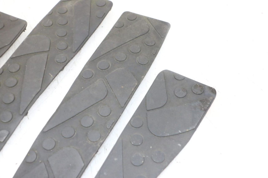 photo de TAPIS MARCHE PIED KYMCO DINK STREET 125 (2009 - 2014)