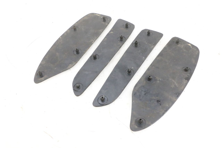 photo de TAPIS MARCHE PIED SYM GTS EVO 125 (2009 - 2013) - Vue d’ensemble