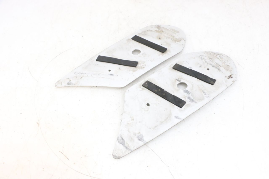 photo de TAPIS MARCHE PIED PEUGEOT KISBEE 4T 50 (2018 - 2022) - Autre angle de vue