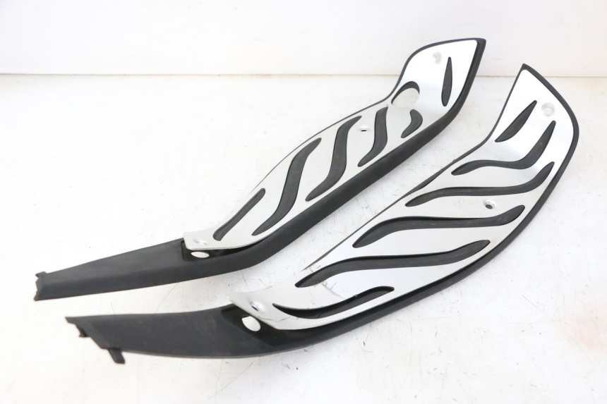 photo de TAPIS MARCHE PIED PIAGGIO MP3 HPE 310 (2024 - 2025)