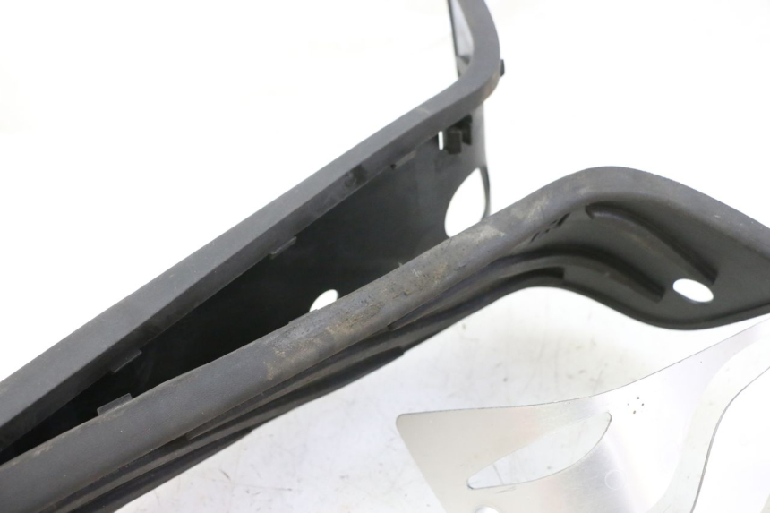 photo de TAPIS MARCHE PIED PIAGGIO MP3 HPE 310 (2024 - 2025)