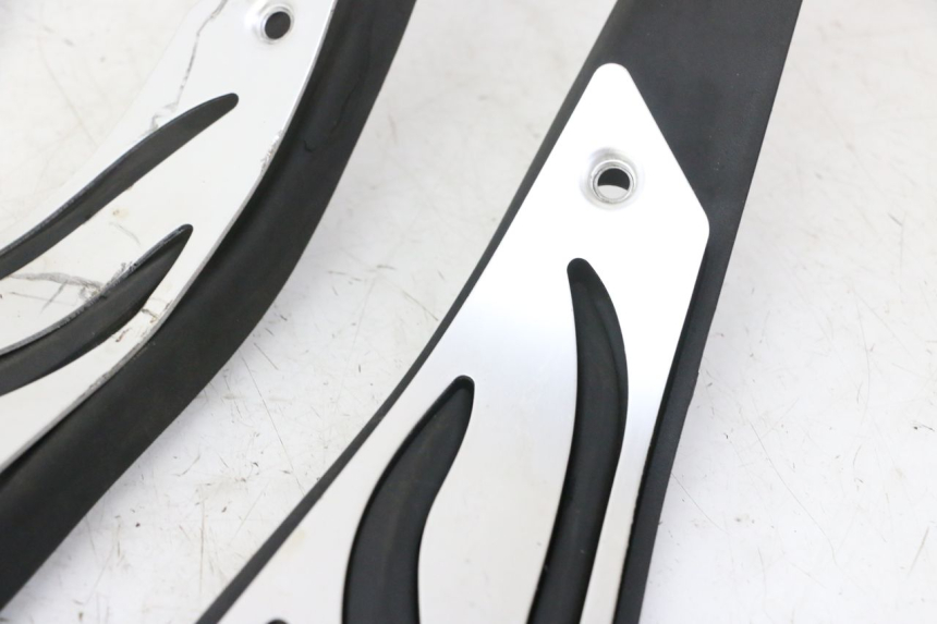 photo de TAPIS MARCHE PIED PIAGGIO MP3 HPE 310 (2024 - 2025)