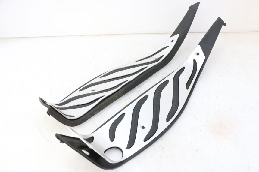 photo de TAPIS MARCHE PIED PIAGGIO MP3 HPE 310 (2024 - 2025)