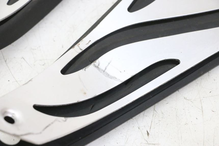 photo de TAPIS MARCHE PIED PIAGGIO MP3 HPE 310 (2024 - 2025)