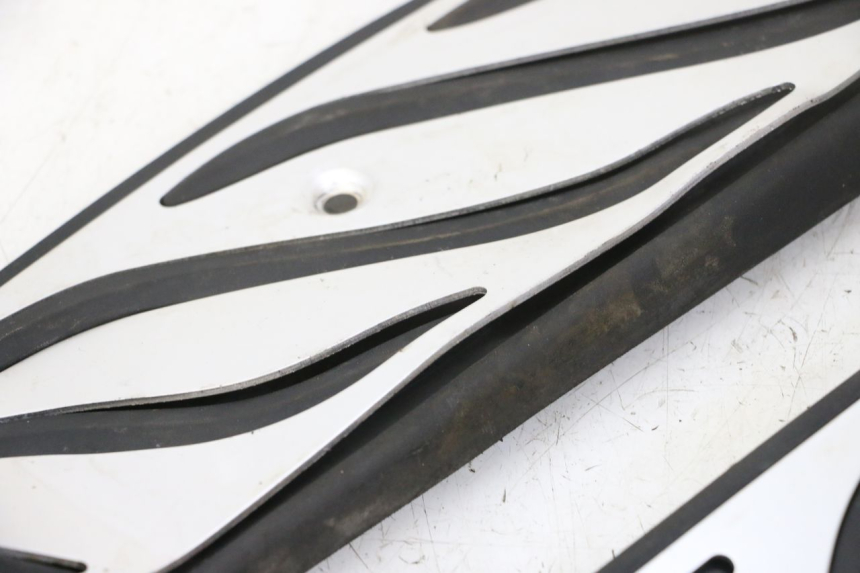 photo de TAPIS MARCHE PIED PIAGGIO MP3 HPE 310 (2024 - 2025)