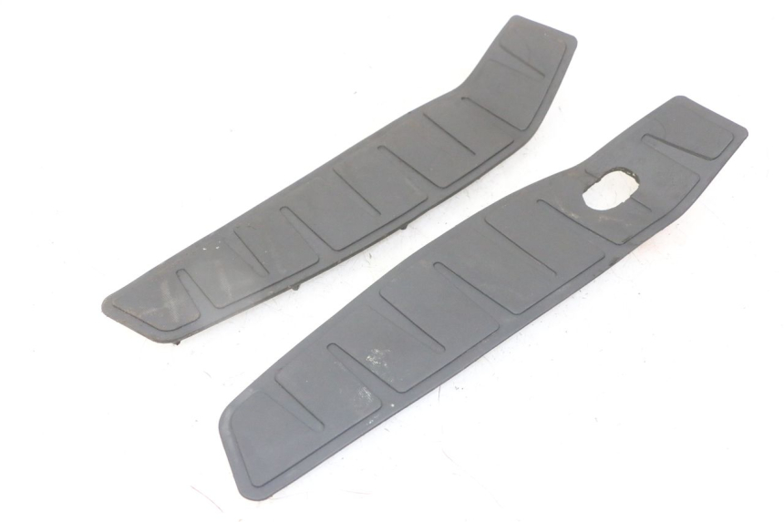 photo de TAPIS MARCHE PIED PIAGGIO MP3 LT 300 (2010 - 2016)