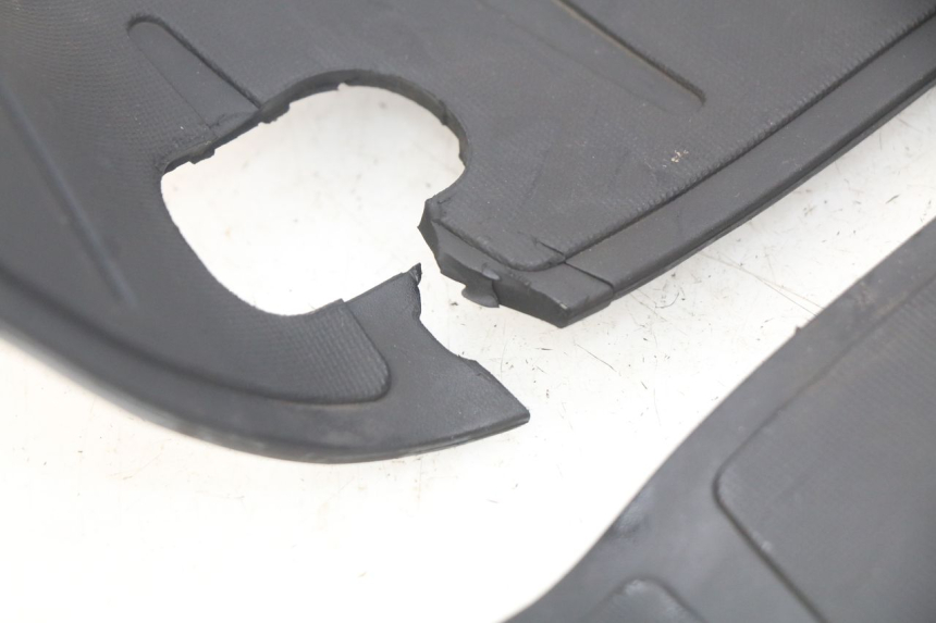 photo de TAPIS MARCHE PIED PIAGGIO MP3 500 (2014 - 2016)