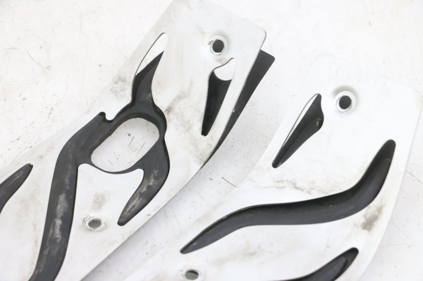 photo de TAPIS MARCHE PIED PIAGGIO MP3 500 (2016 - 2018) - Vue d’ensemble