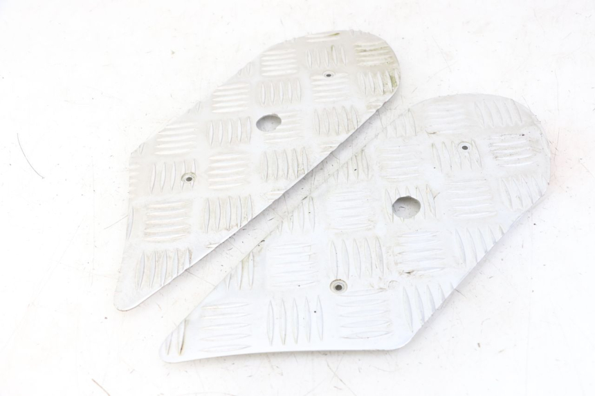 photo de TAPIS MARCHE PIED PEUGEOT KISBEE 4T 50 (2018 - 2022)