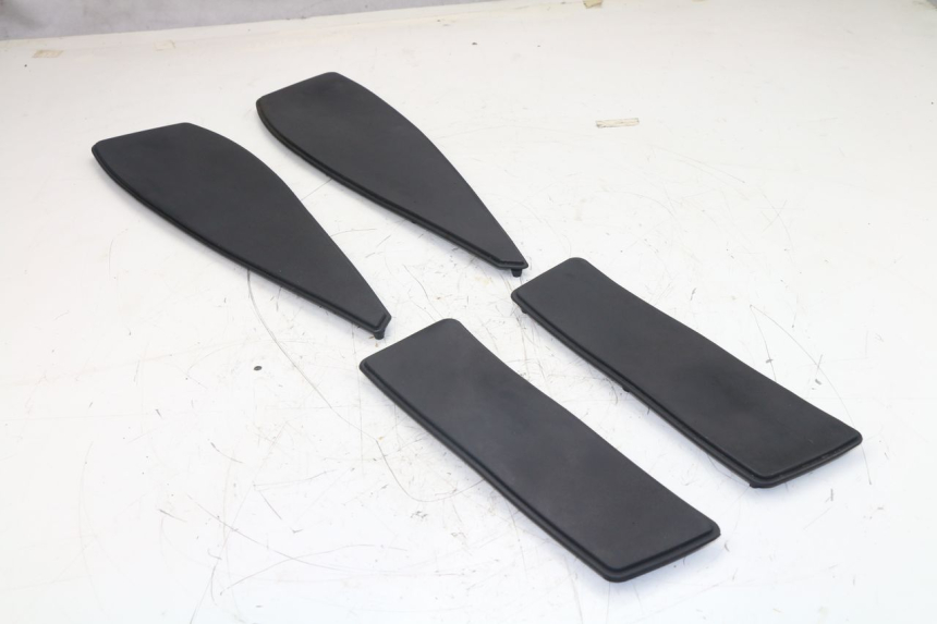 photo de TAPIS MARCHE PIED PEUGEOT SATELIS 125 (2013 - 2018)