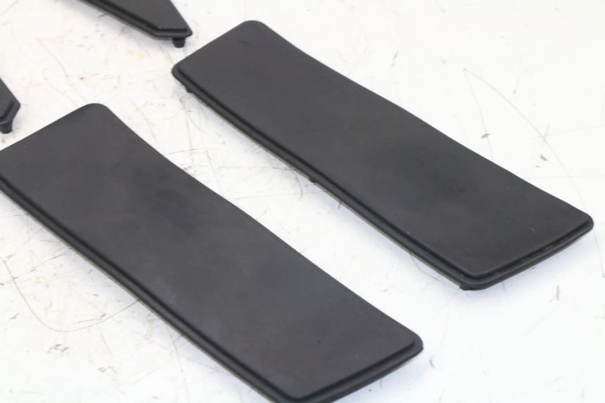 photo de TAPIS MARCHE PIED PEUGEOT SATELIS 125 (2013 - 2018)