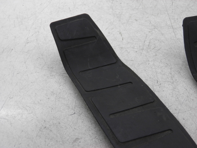 photo de TAPIS MARCHE PIED PIAGGIO MP3 RL 250 (2007 - 2010)