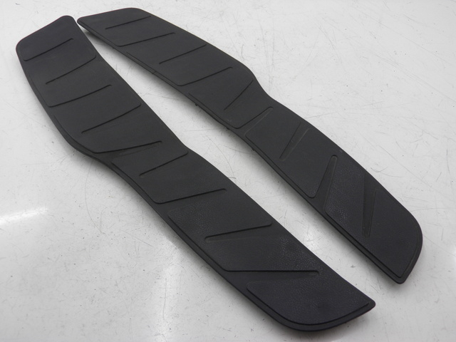 photo de TAPIS MARCHE PIED PIAGGIO X8 STREET 125 (2006 - 2007) - Vue principale