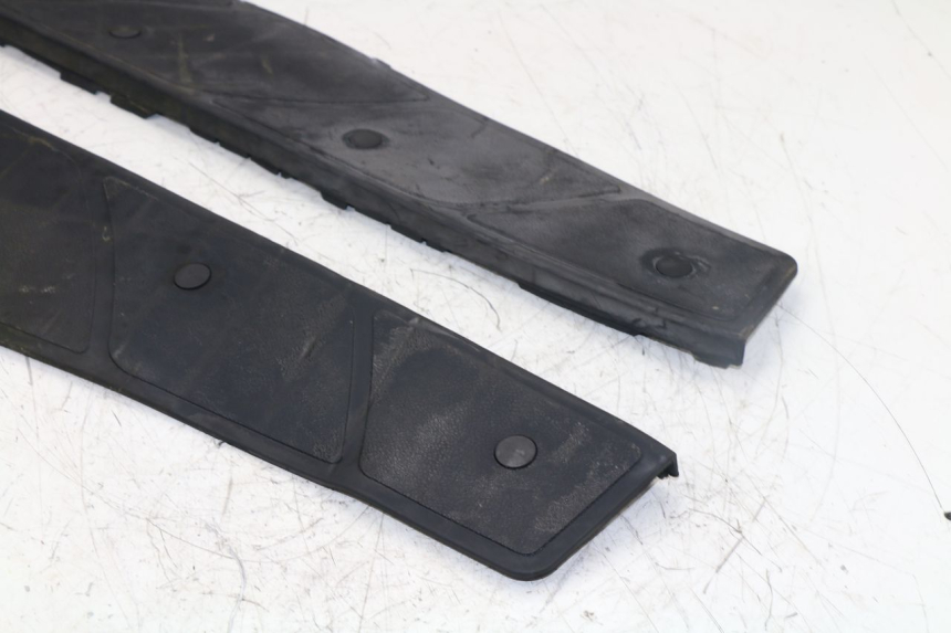 photo de TAPIS MARCHE PIED PIAGGIO X9 125 (2000 - 2003)