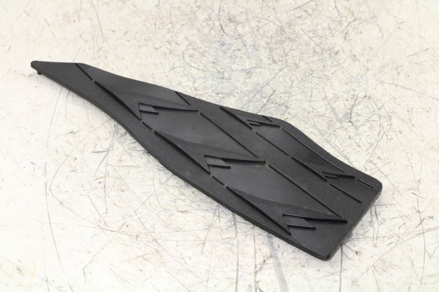 photo de TAPIS MARCHE PIED RIEJU RS SPORT NAKED 50 (2013 - 2018)