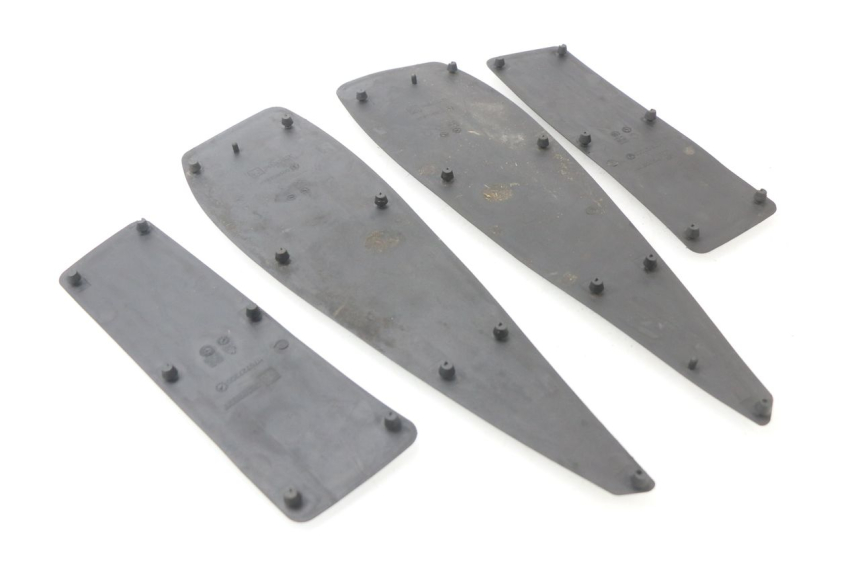 photo de TAPIS MARCHE PIED PEUGEOT SATELIS COMPRESSOR K15 125 (2006 - 2009)