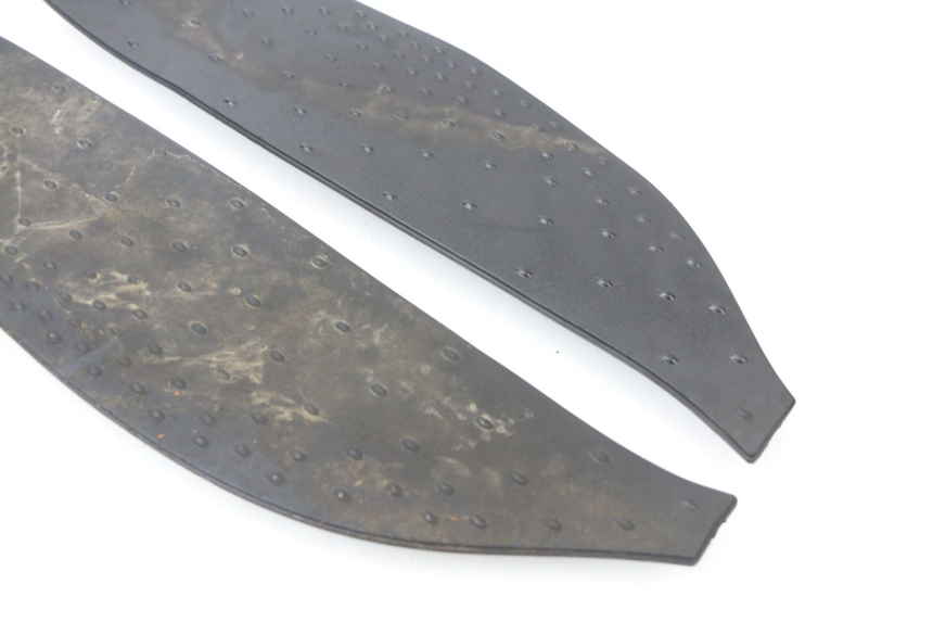 photo de TAPIS MARCHE PIED APRILIA SCARABEO GT 125 (1999 - 2007)