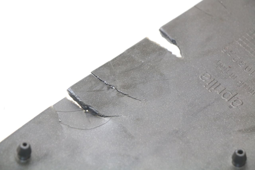 photo de TAPIS MARCHE PIED APRILIA SCARABEO GT 125 (1999 - 2007)