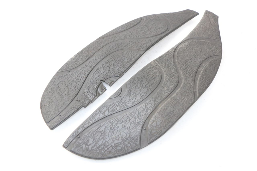 photo de TAPIS MARCHE PIED APRILIA SCARABEO GT 125 (1999 - 2007)