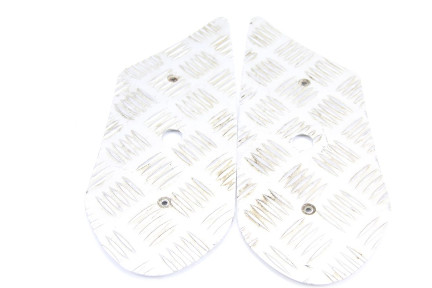 photo de TAPIS MARCHE PIED PEUGEOT STREETZONE 2T 50 (2014 - 2019)