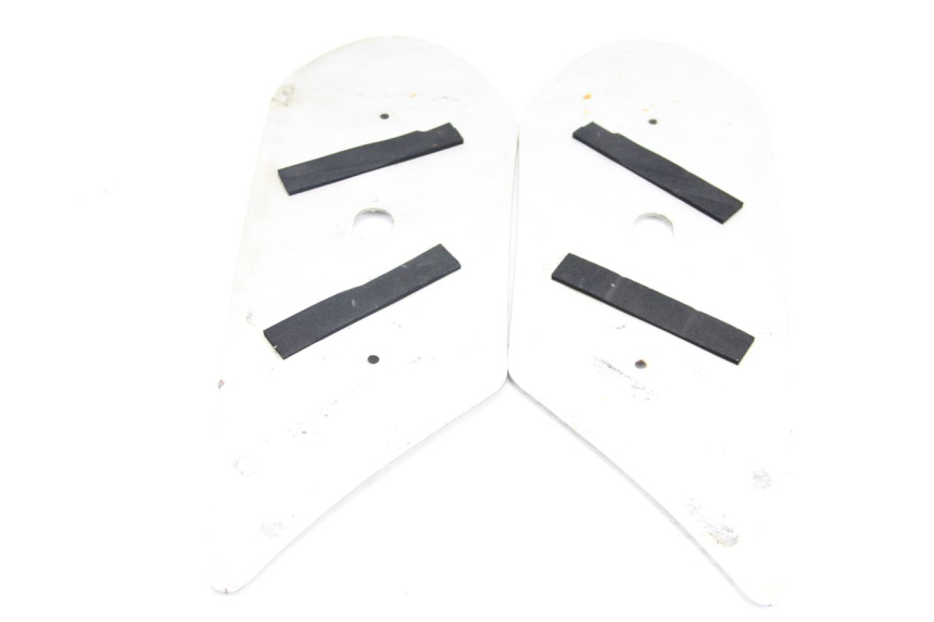 photo de TAPIS MARCHE PIED PEUGEOT STREETZONE 2T 50 (2014 - 2019)