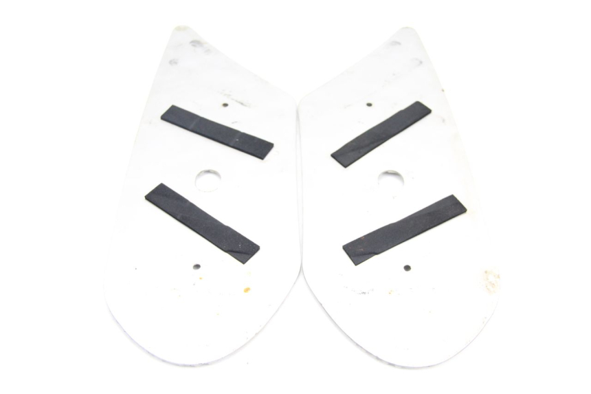 photo de TAPIS MARCHE PIED PEUGEOT STREETZONE 2T 50 (2014 - 2019)