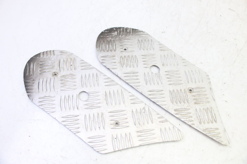 photo de TAPIS MARCHE PIED PEUGEOT STREETZONE I 2T 50 (2018 - 2020)