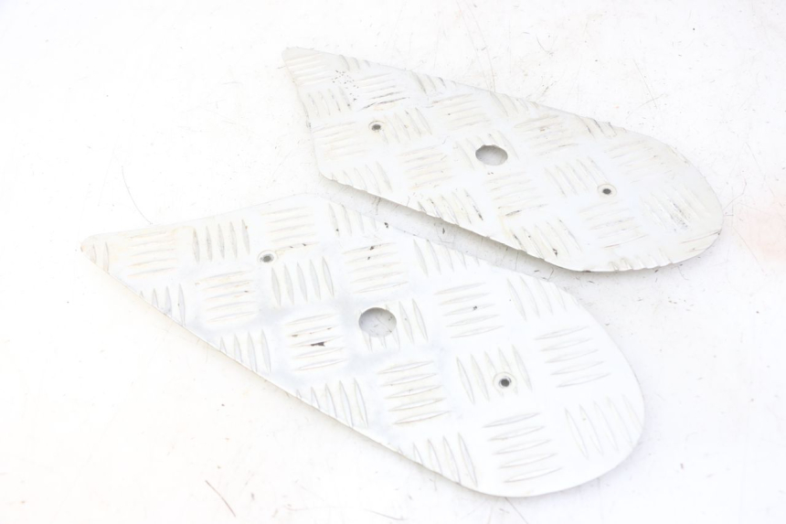 photo de TAPIS MARCHE PIED PEUGEOT STREETZONE I NAKED 2T 50 (2018 - 2020)