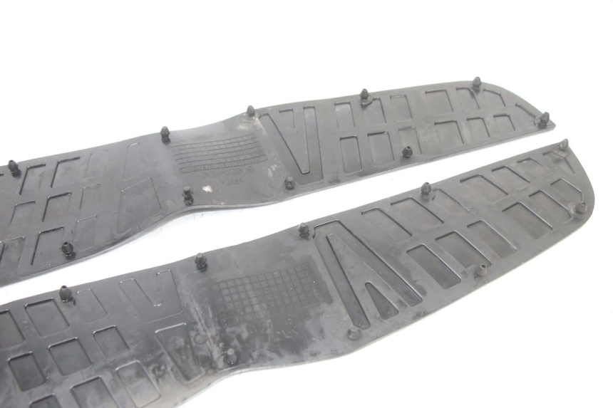 photo de TAPIS MARCHE PIED SUZUKI BURGMAN 125 (2015 - 2017)