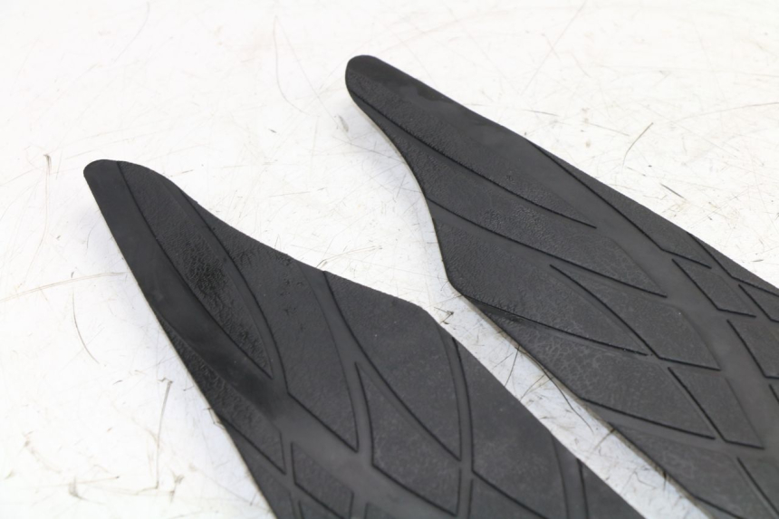 photo de TAPIS MARCHE PIED TGB X-MOTION XMOTION 125 (2008 - 2014)